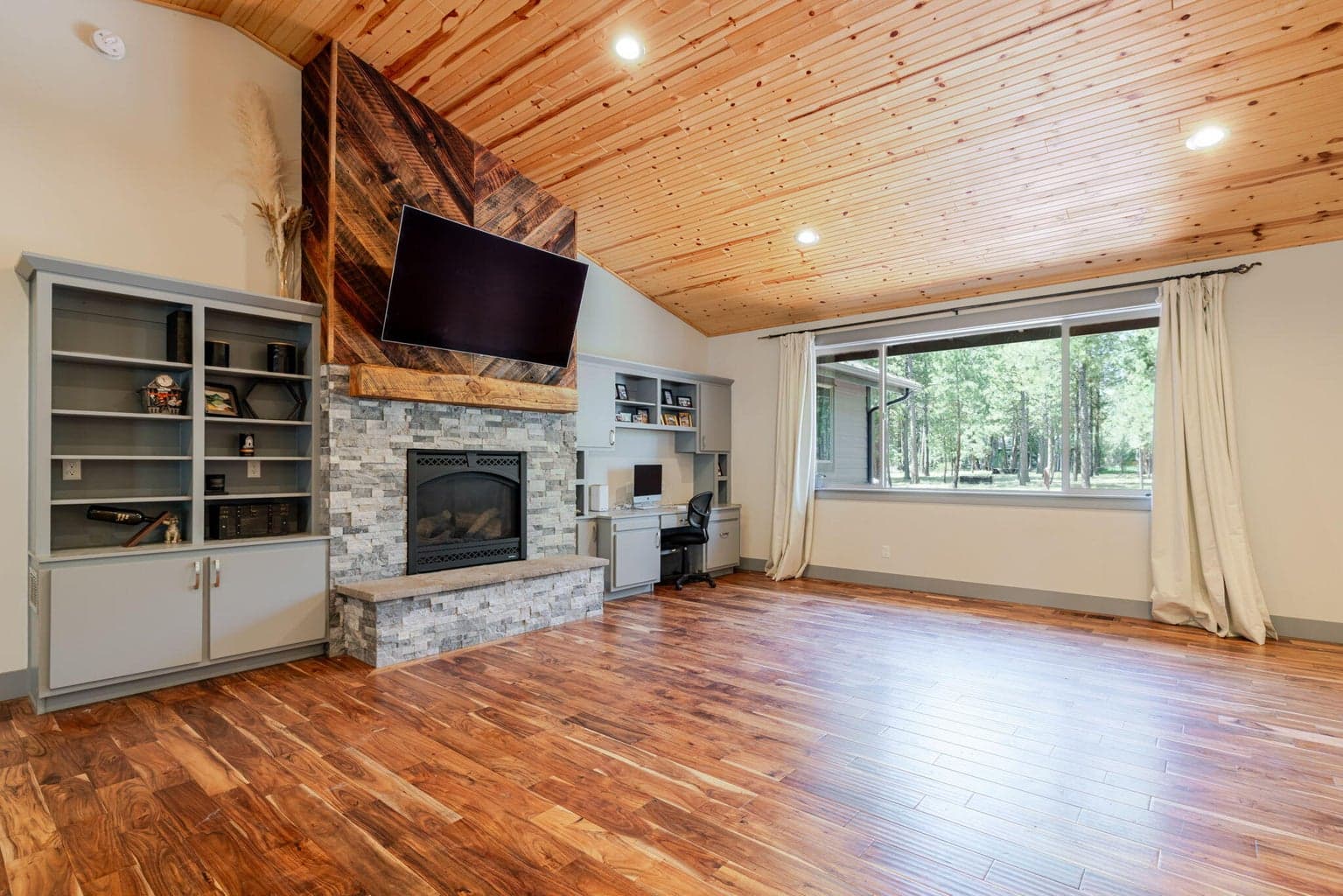 Photo of 14225 Whitewater 5 of 42