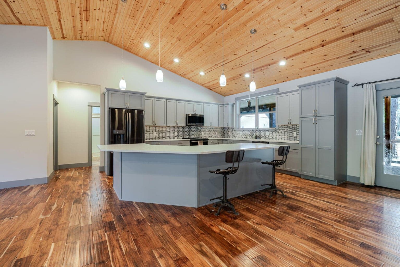Photo of 14225 Whitewater Lane 9 of 42