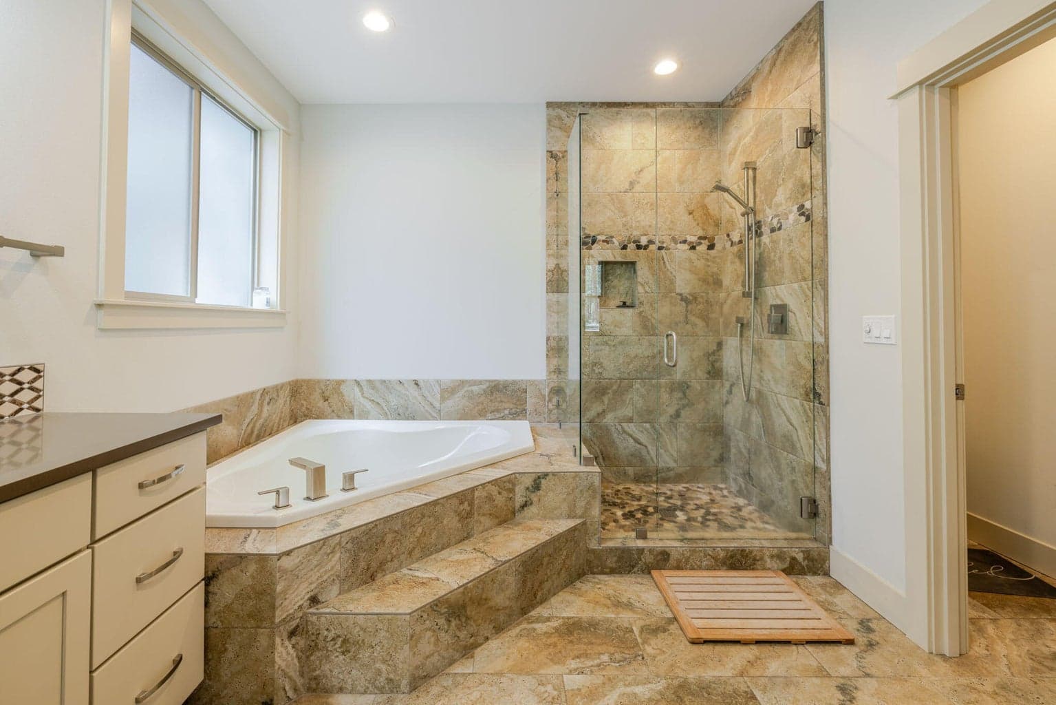 Photo of 14225 Whitewater Lane 16 of 42