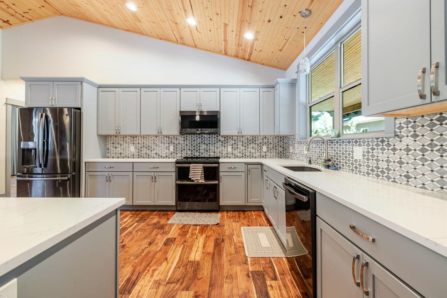 Photo of 14225 Whitewater Lane 11 of 42
