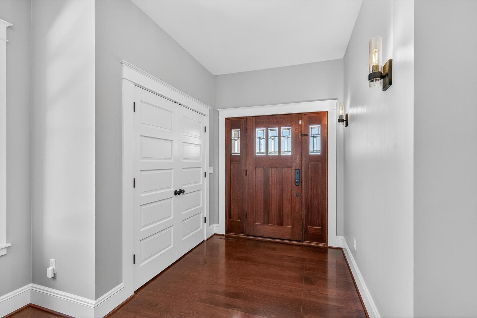 Photo of 6081 Hillcrest 4 of 81