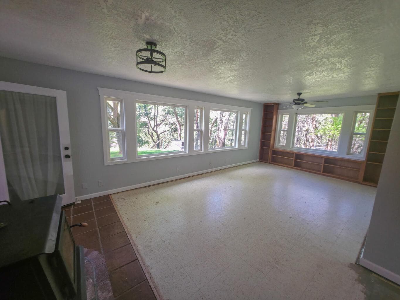Photo of 1570 Sleepy Hollow 3 of 45
