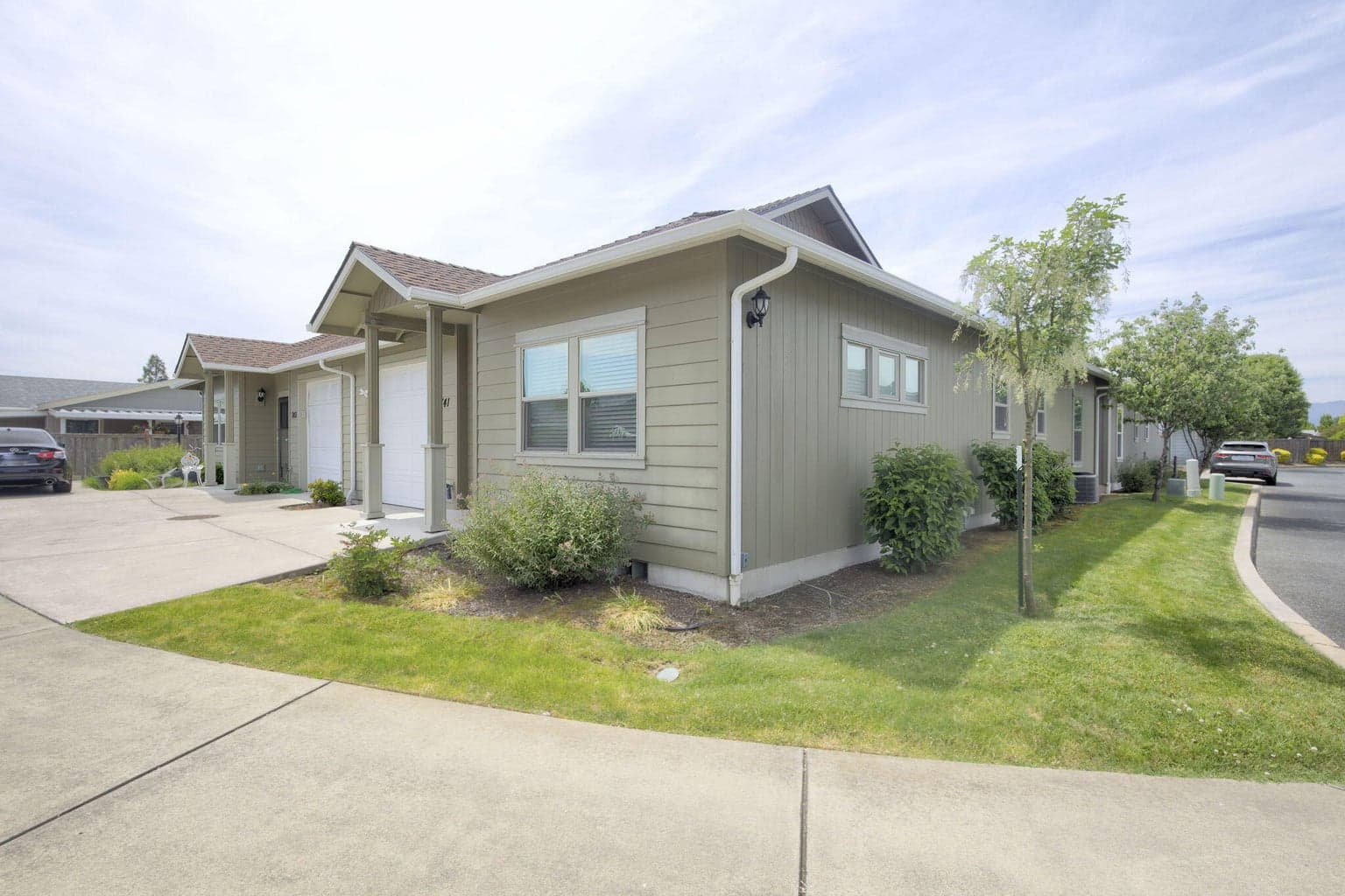 Photo of 741 Kinsington 2 of 17