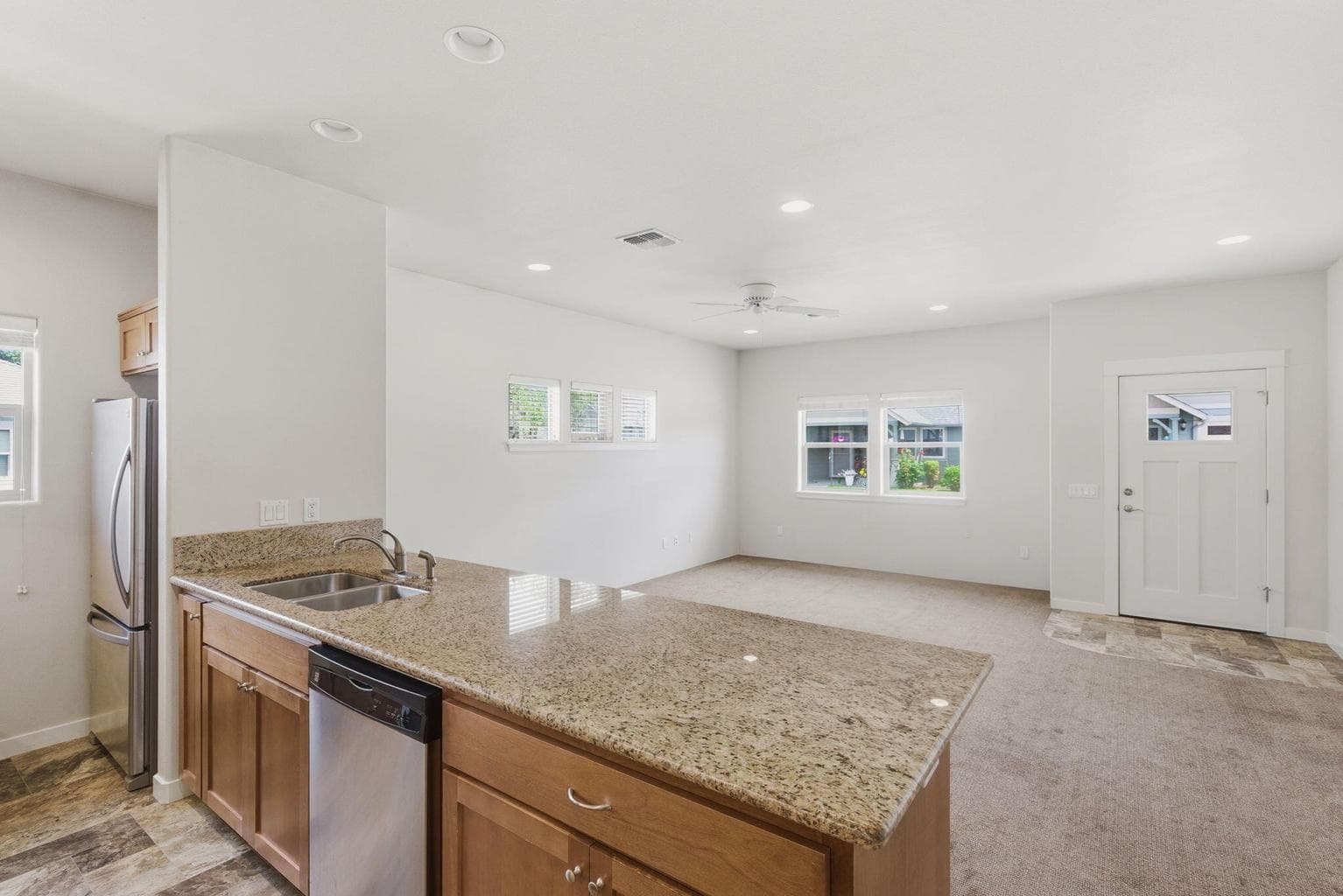 Photo of 741 Kinsington 5 of 17