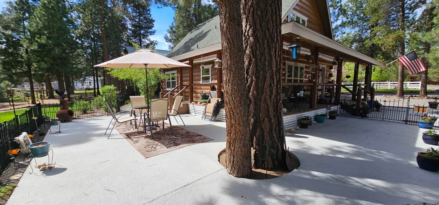 Photo of 17659 Rosland 3 of 33