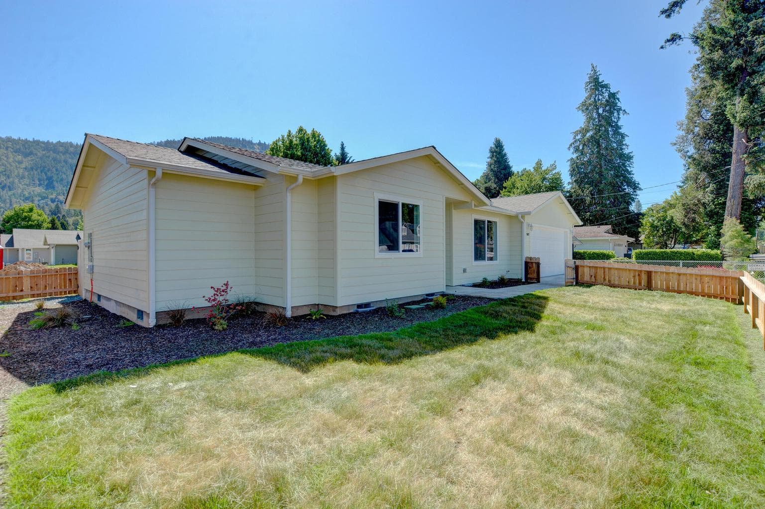 Photo of 1637 Carnahan 3 of 19