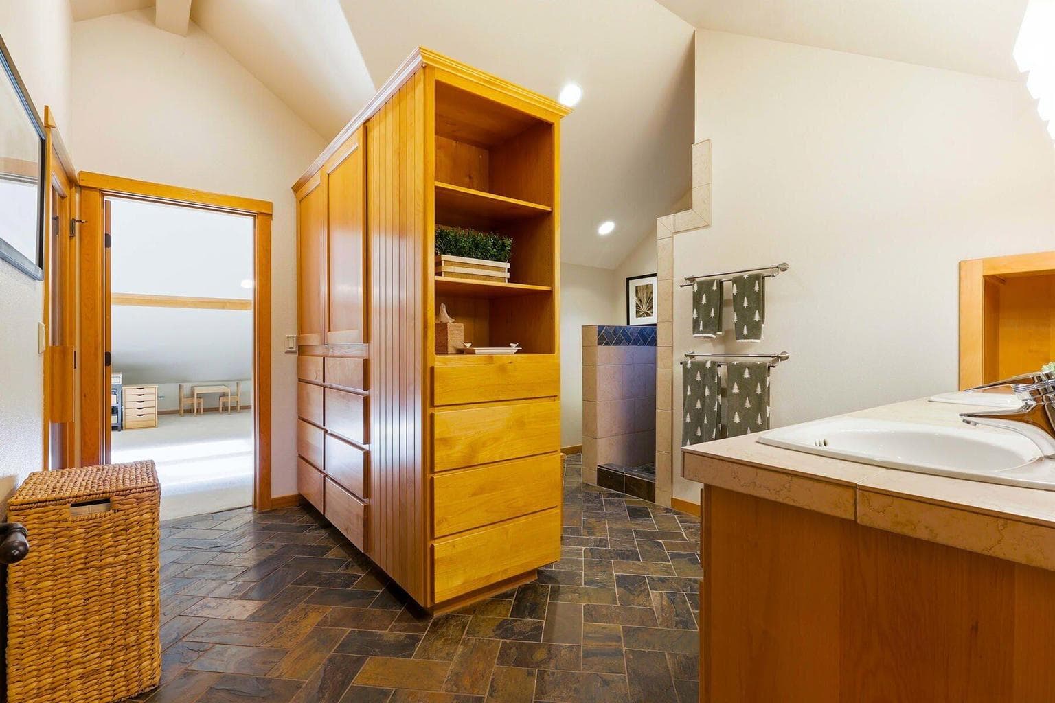 2nd Floor primary bathroom with sauna