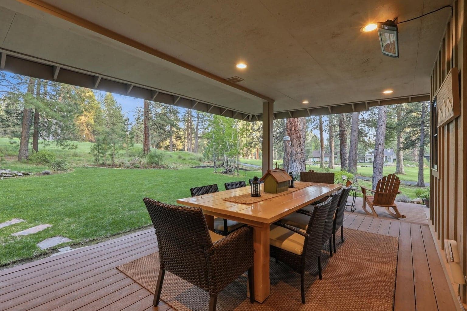 Protected outdoor dining space