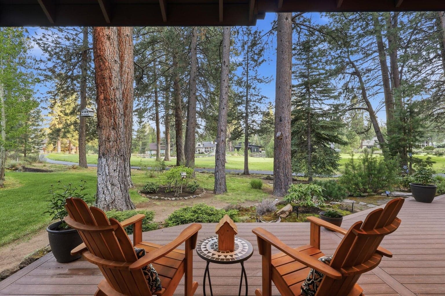 Outdoor sitting area overlooking 7th hole of Widgi Creek