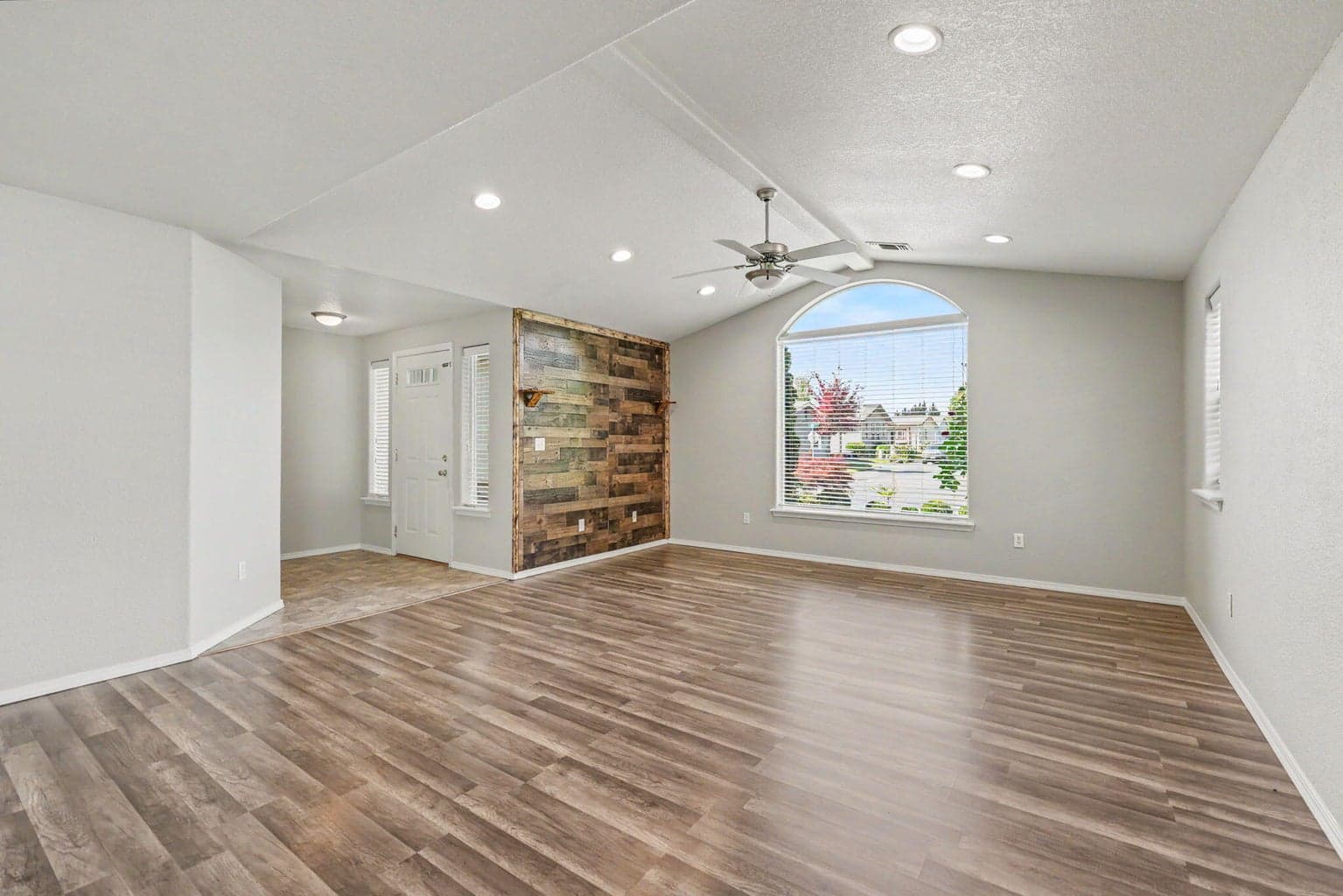 Open Floor plan with vaulted ceiling
