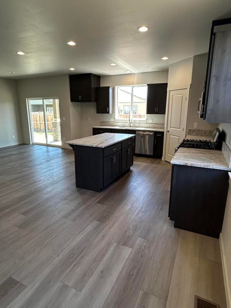 Photo of 3200 Dogwood 3 of 8