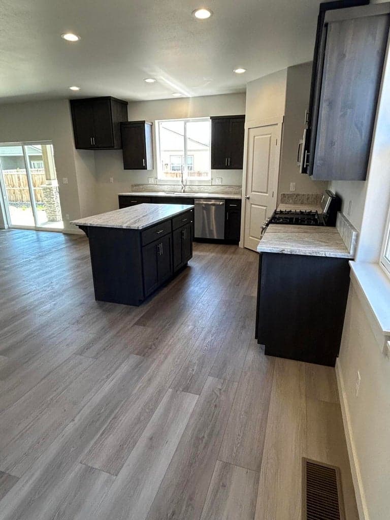 Photo of 3200 Dogwood 5 of 8