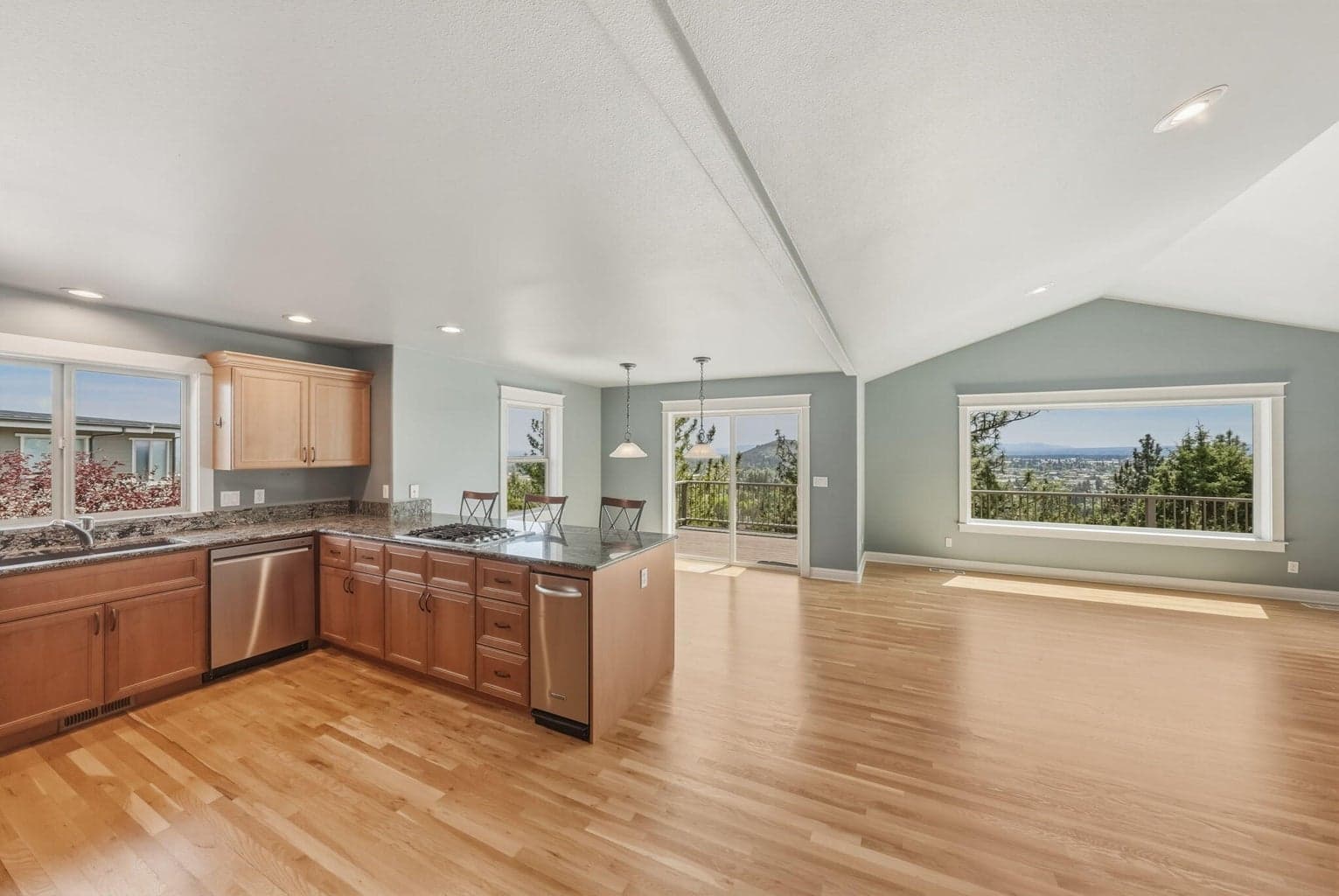 Photo of 2409 NW Hillpine Court 8 of 42