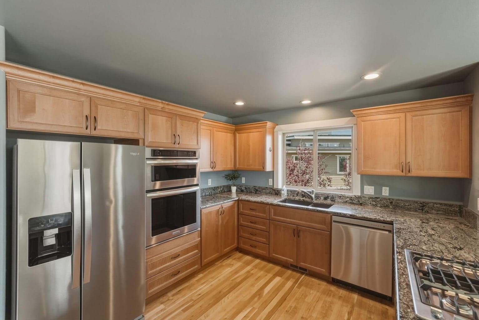 Photo of 2409 NW Hillpine Court 10 of 42