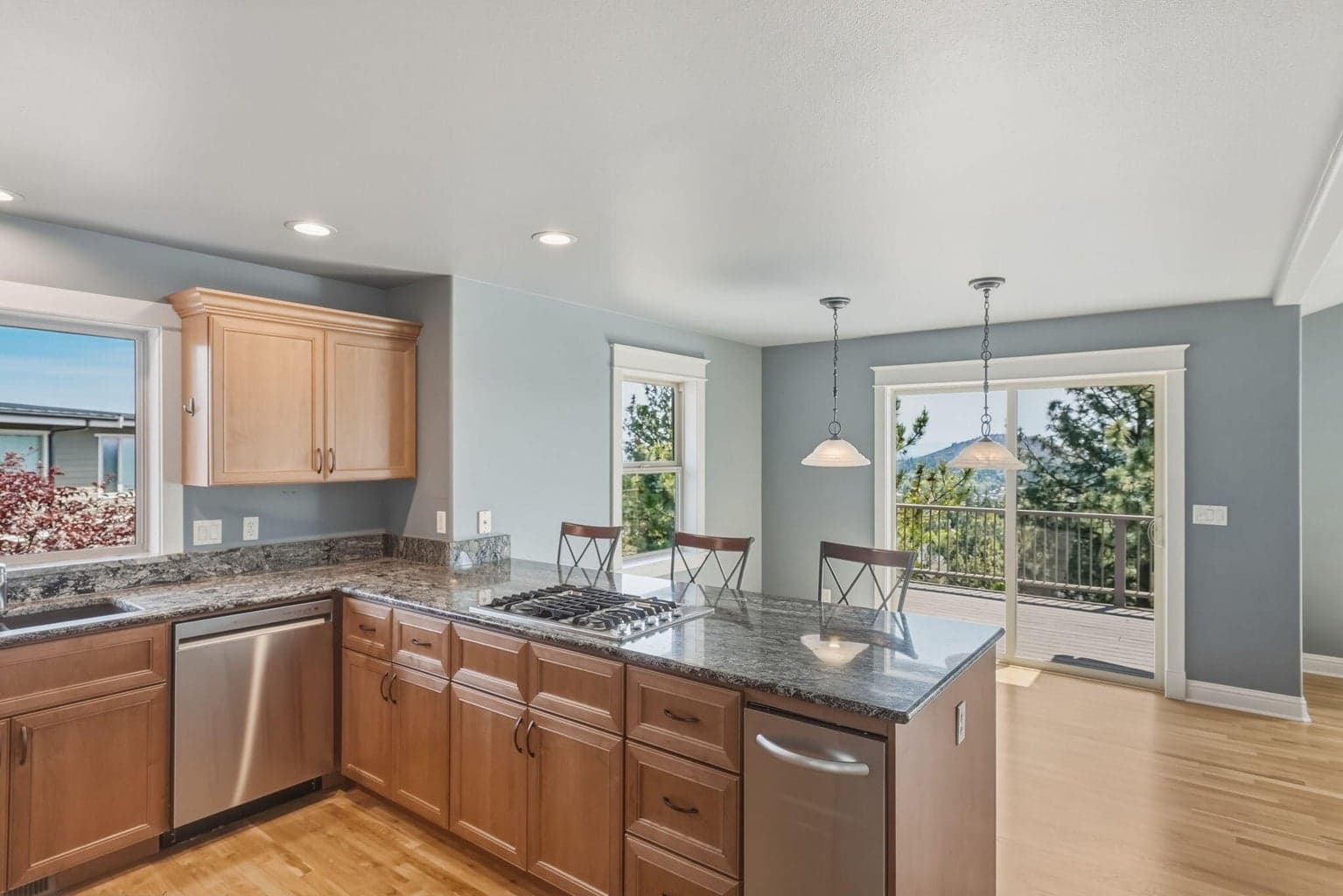 Photo of 2409 NW Hillpine Court 12 of 42