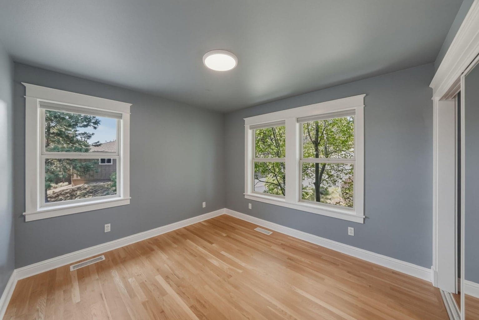 Photo of 2409 NW Hillpine Court 21 of 42