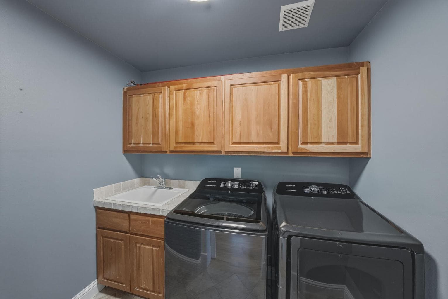 Photo of 2409 NW Hillpine Court 23 of 42