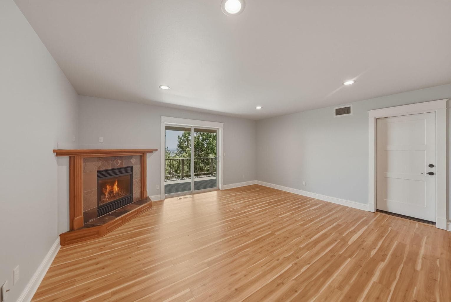 Photo of 2409 NW Hillpine Court 26 of 42