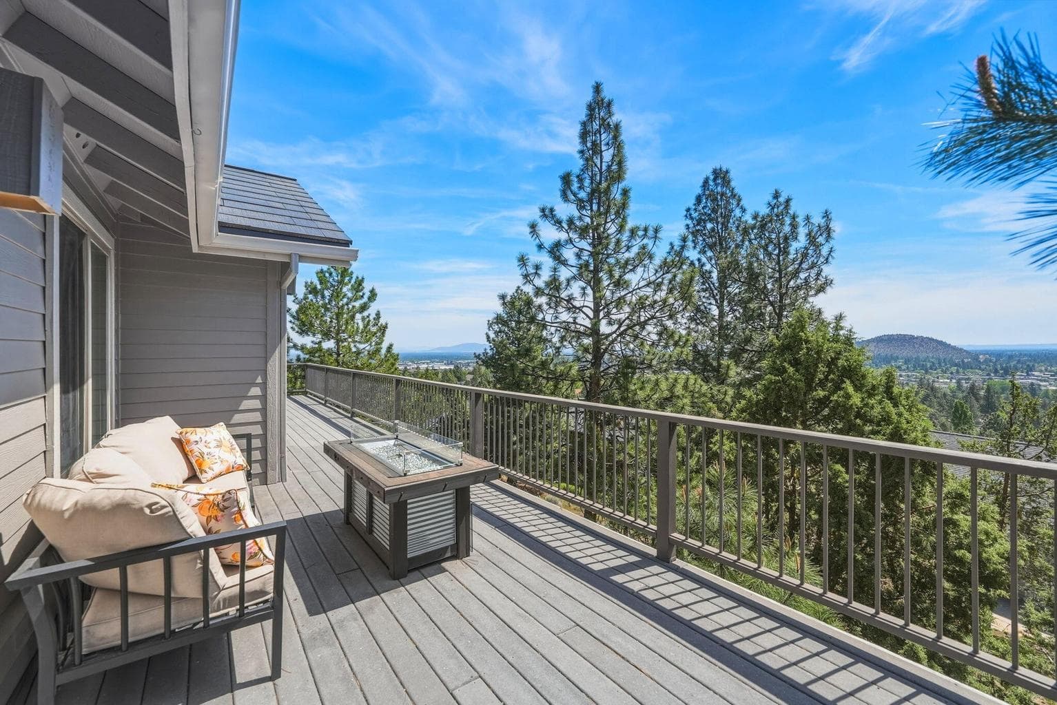 Photo of 2409 NW Hillpine Court 32 of 42