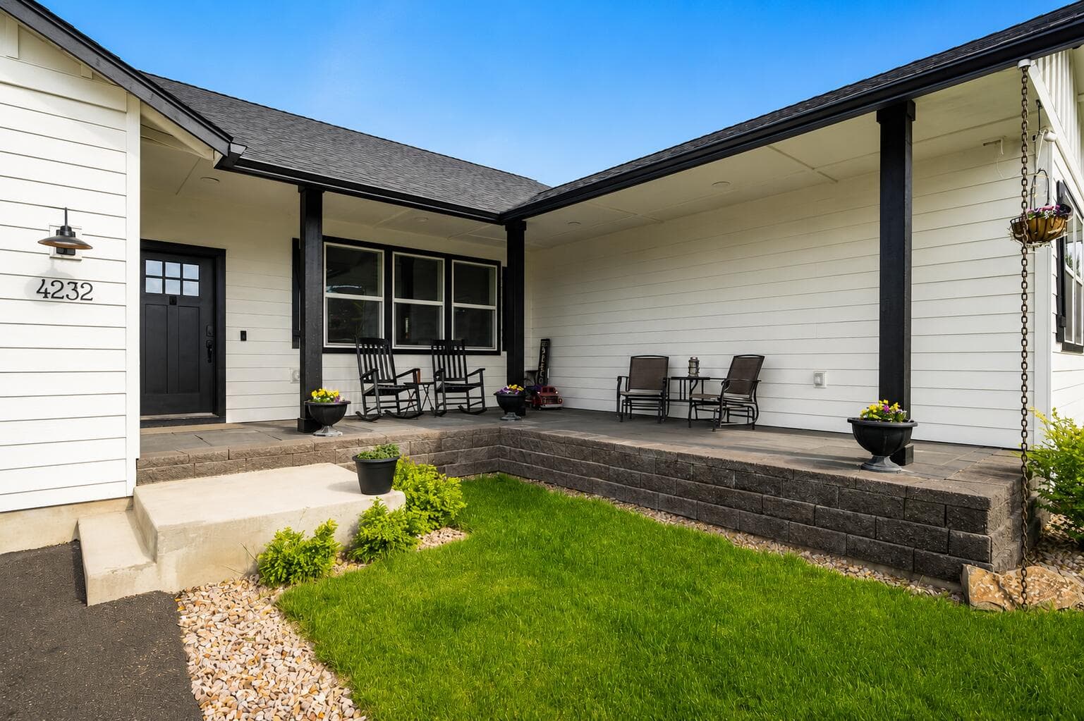 Photo of 4232 Umatilla Avenue 5 of 40