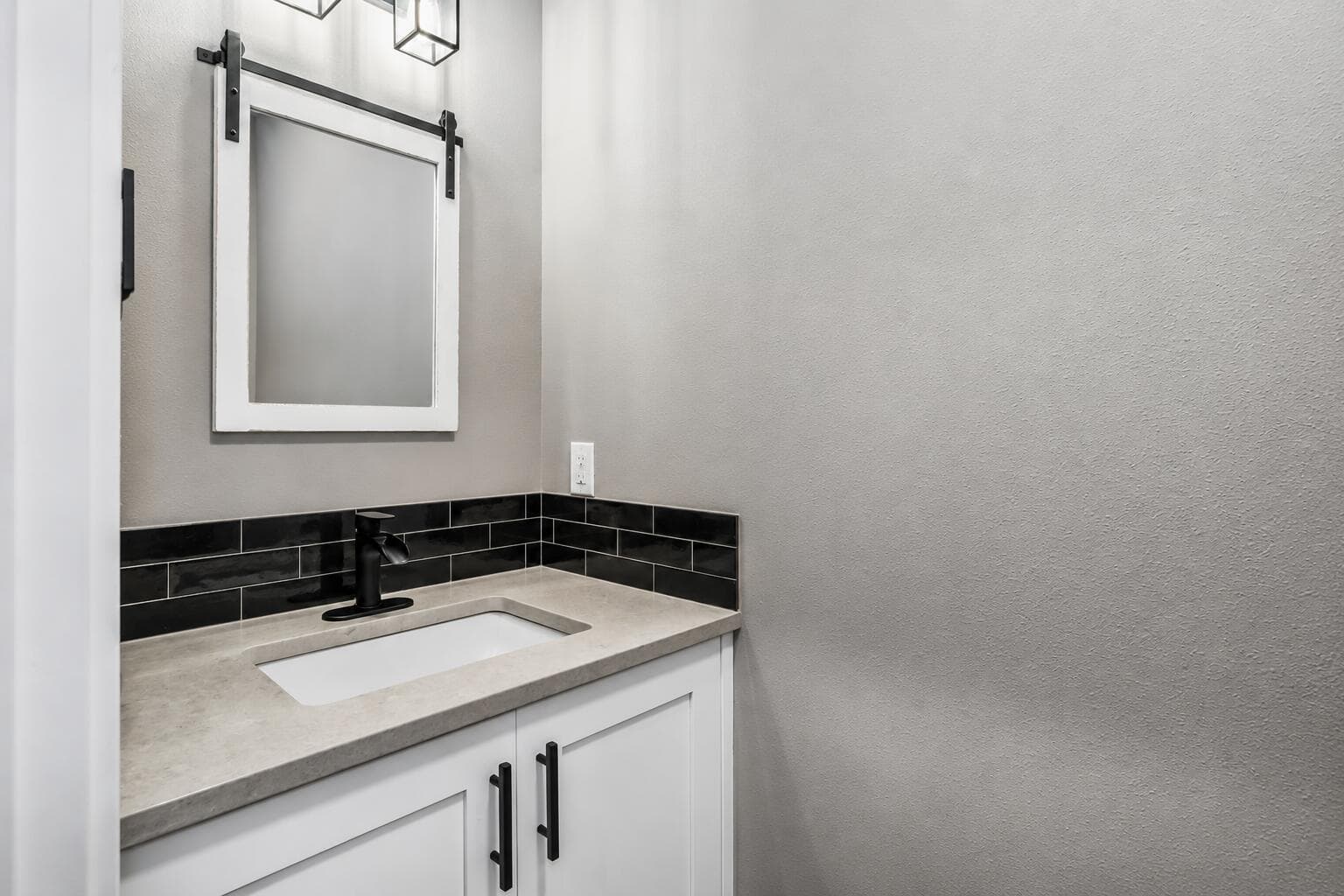 Photo of 4232 SW Umatilla Avenue 19 of 42