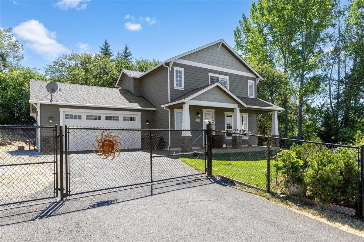 Photo of 1618 Foothill 2 of 37