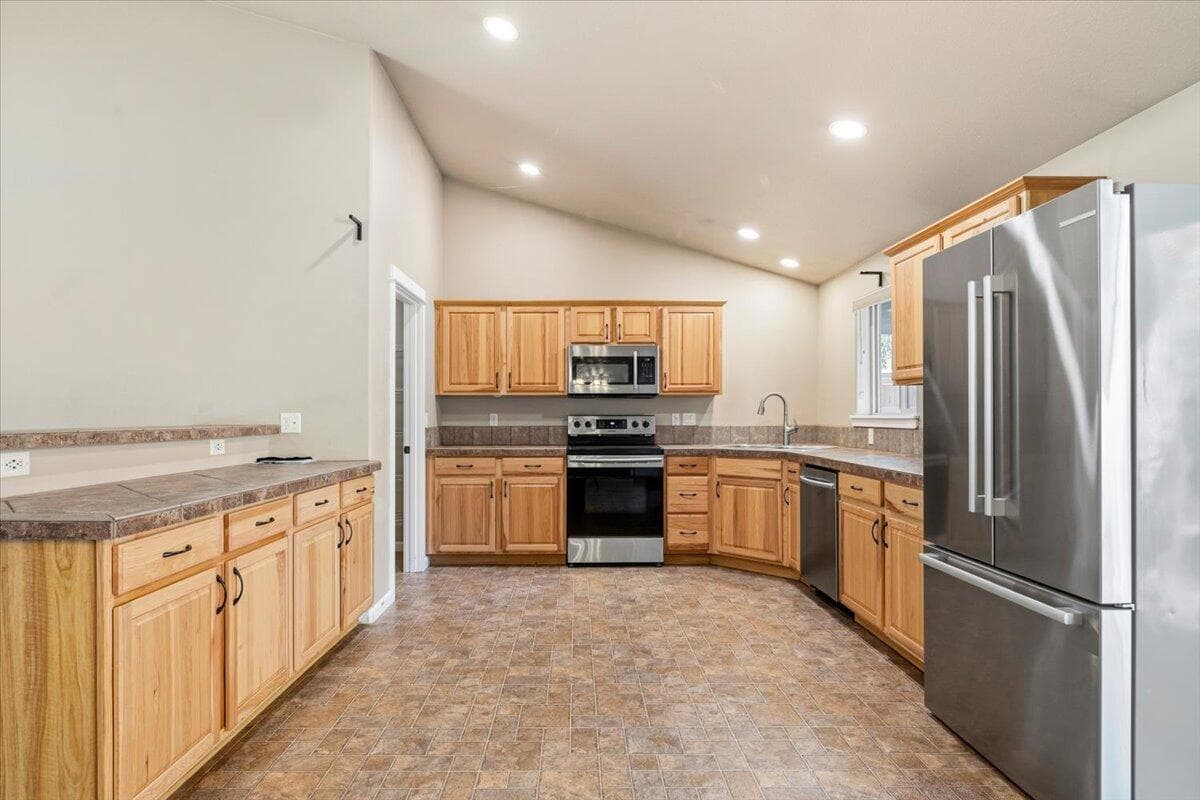 Photo of 59665 Cheyenne Road 10 of 36