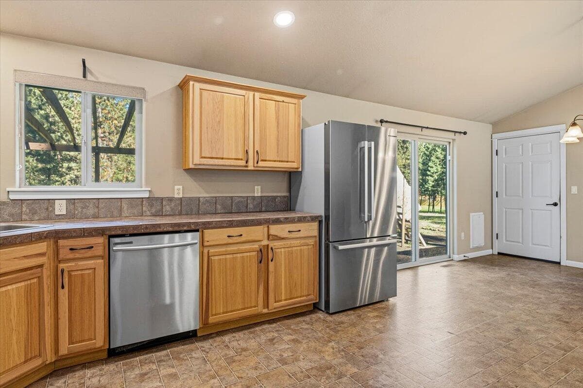 Photo of 59665 Cheyenne Road 14 of 36