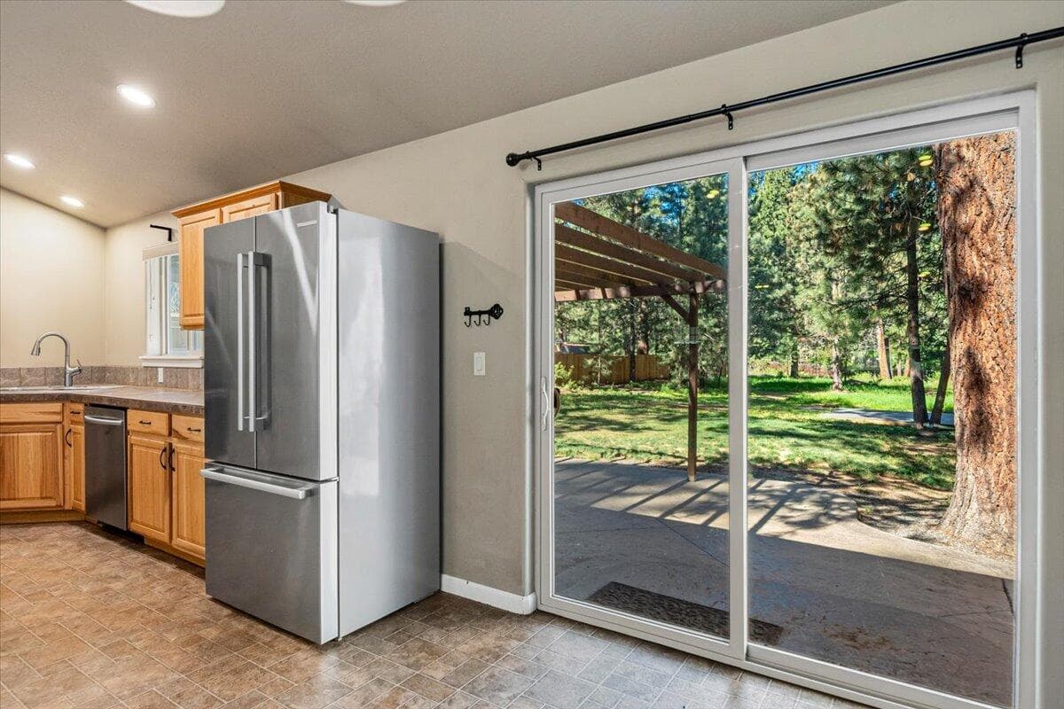Photo of 59665 Cheyenne Road 15 of 36