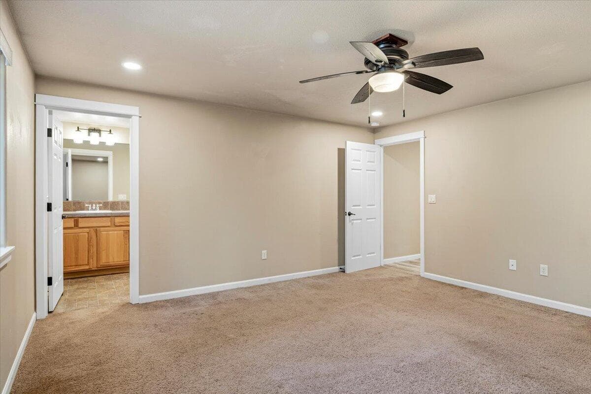 Photo of 59665 Cheyenne Road 21 of 36