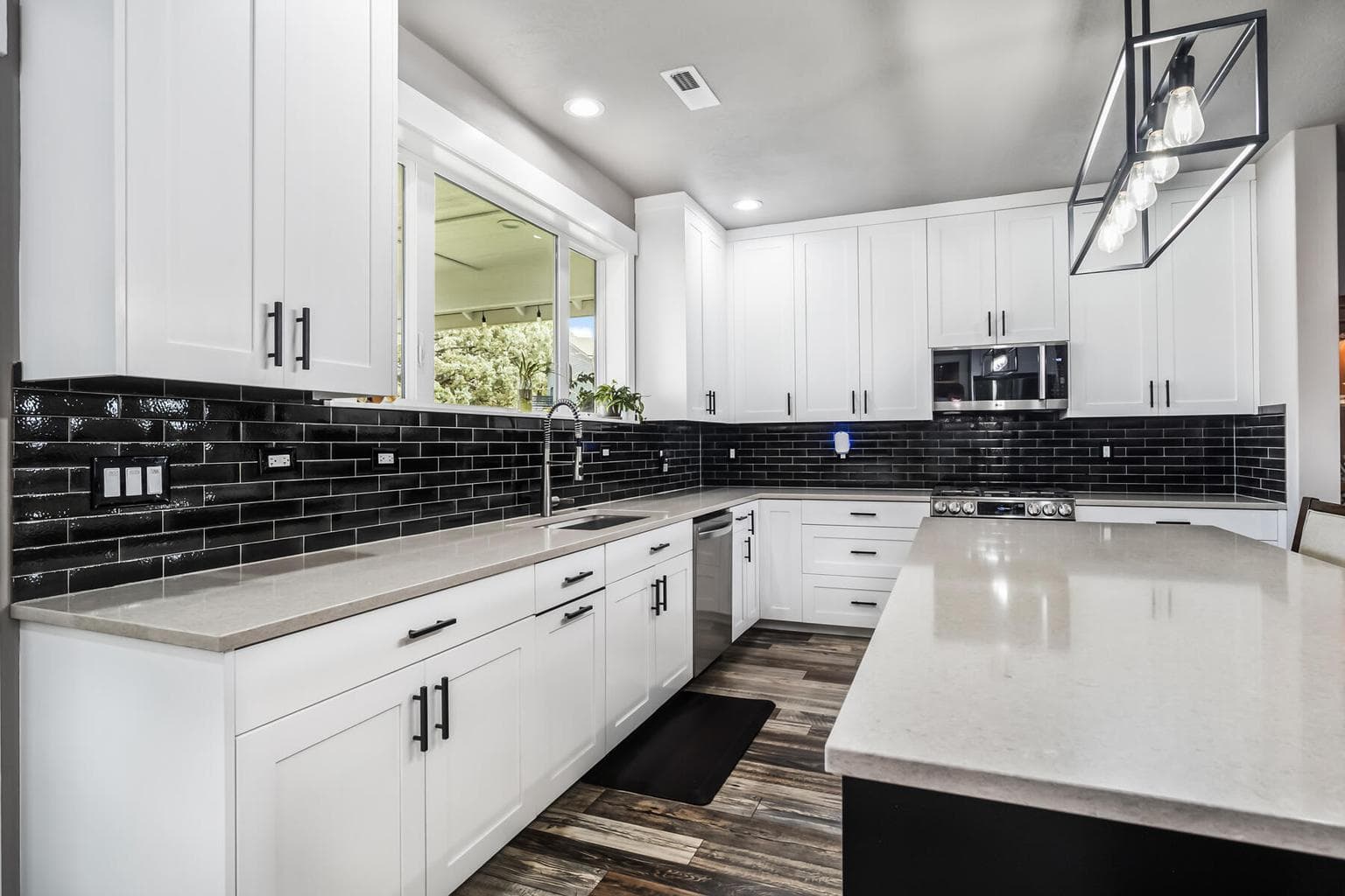 Photo of 4232 SW Umatilla Avenue 12 of 42