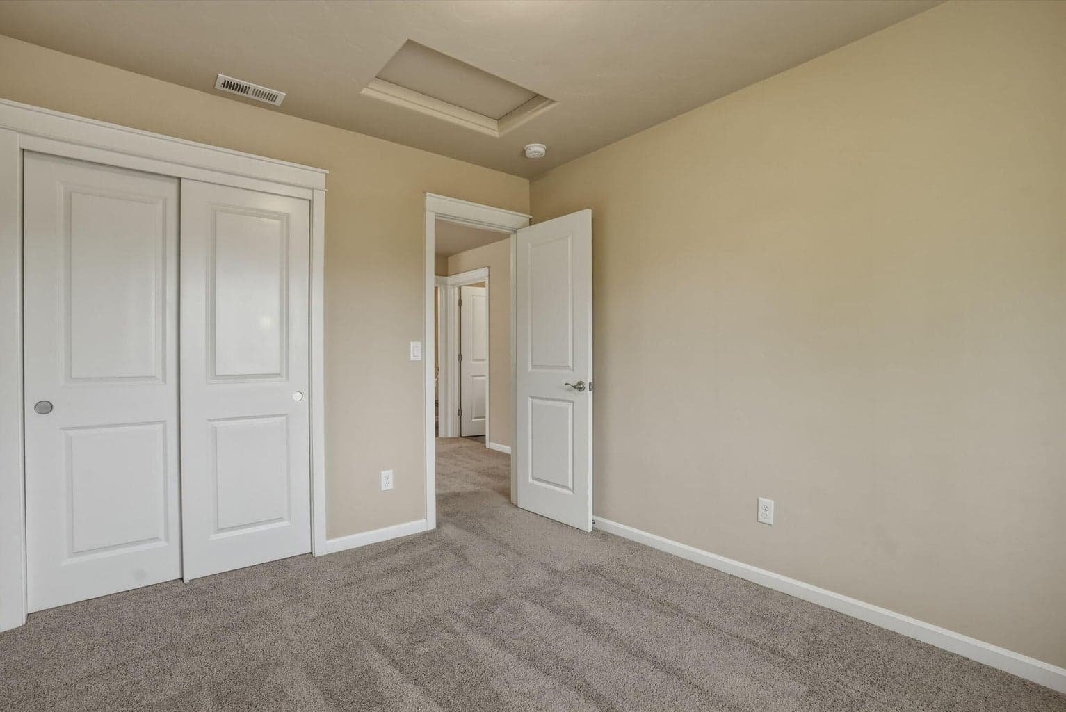 Photo of 20840 Gateway Drive 17 of 37