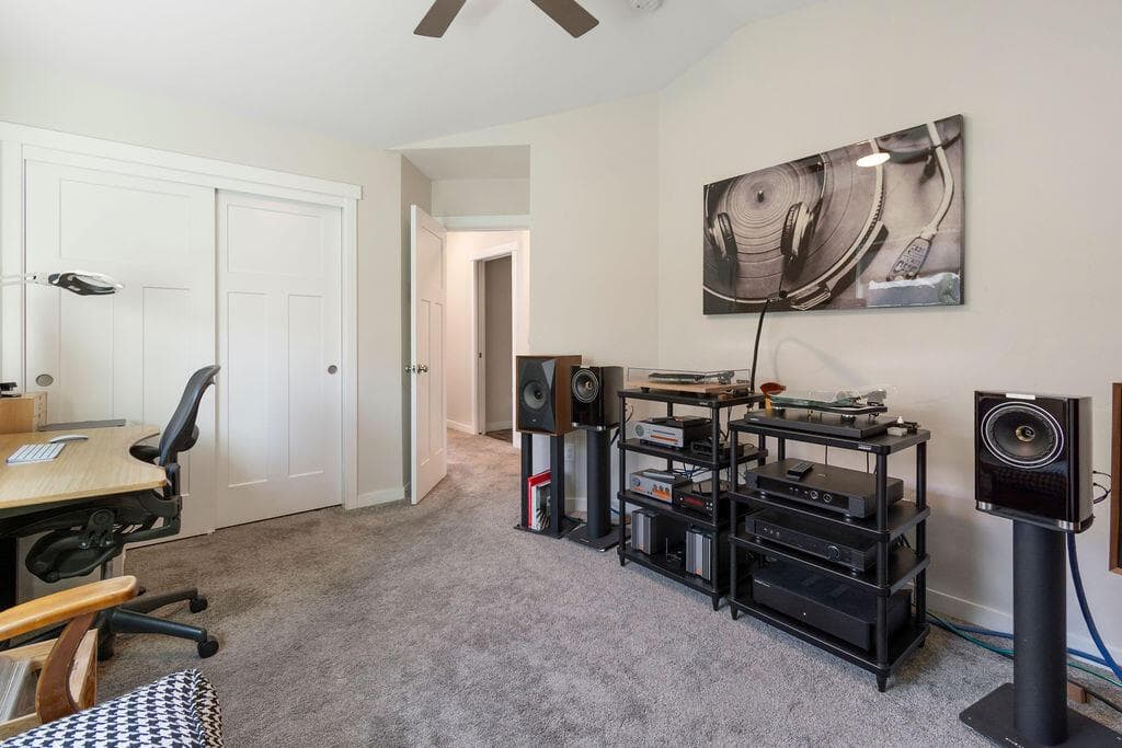 Photo of 516 SE Gleneden Place 46 of 54