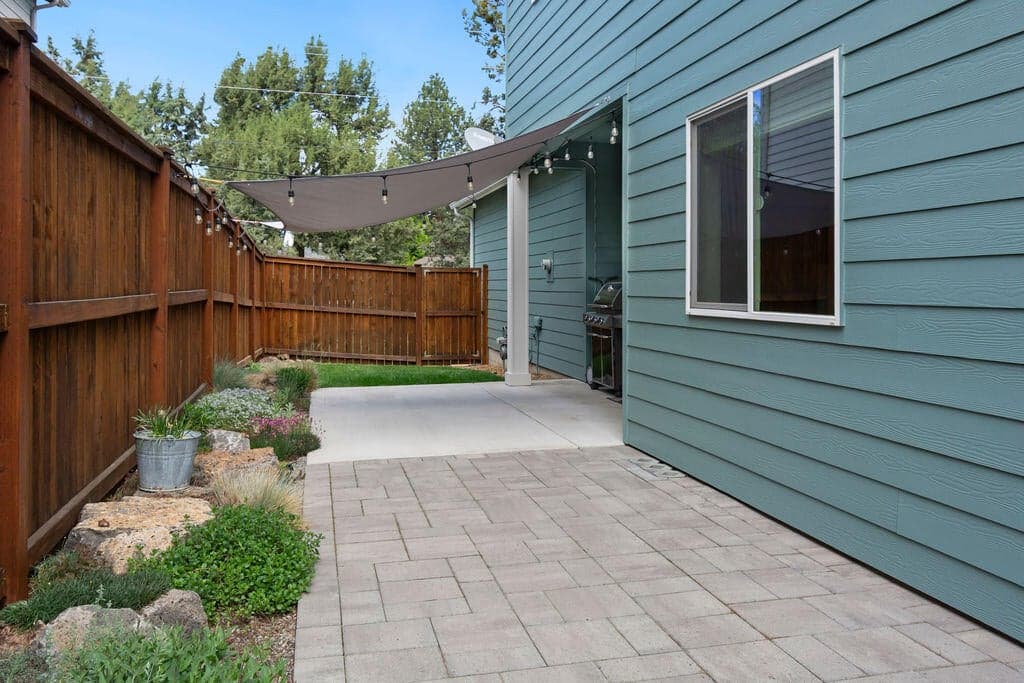 Photo of 516 SE Gleneden Place 49 of 54