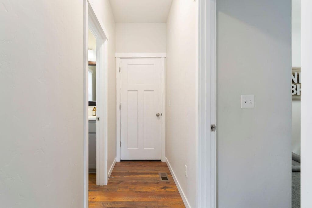 Photo of 516 SE Gleneden Place 26 of 54