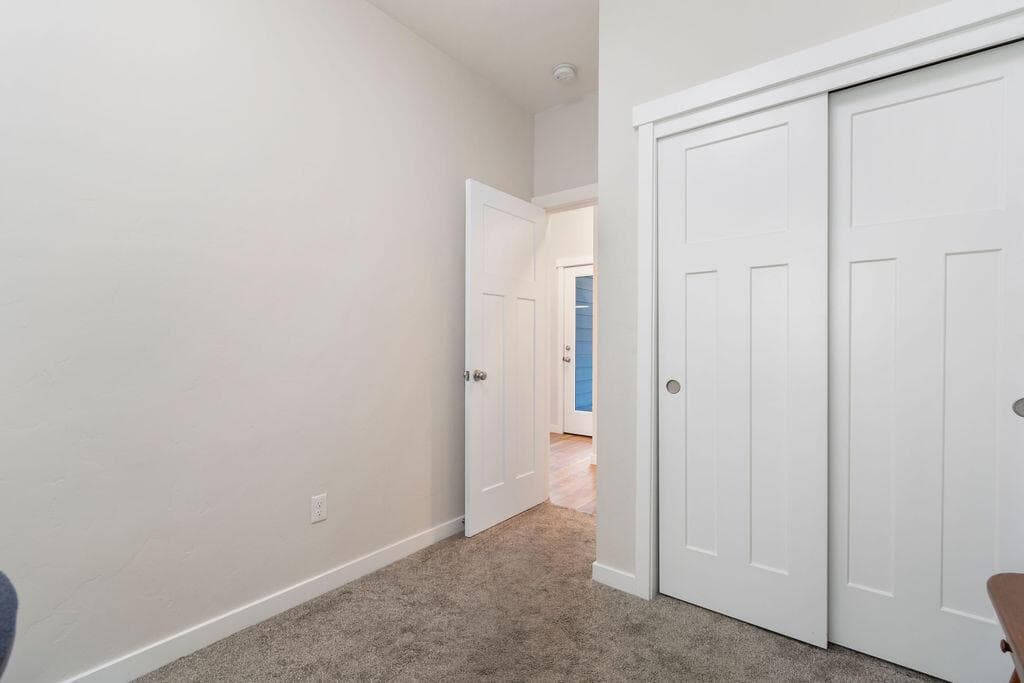 Photo of 516 SE Gleneden Place 29 of 54