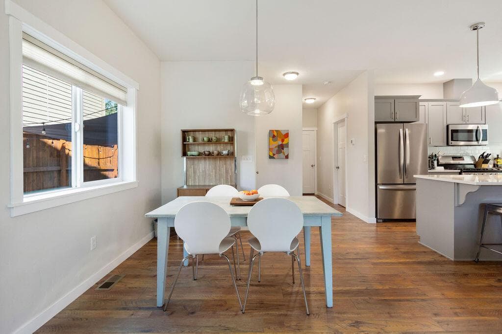 Photo of 516 SE Gleneden Place 14 of 54