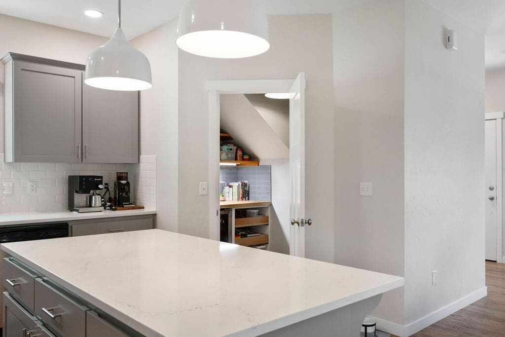 Photo of 516 SE Gleneden Place 19 of 54