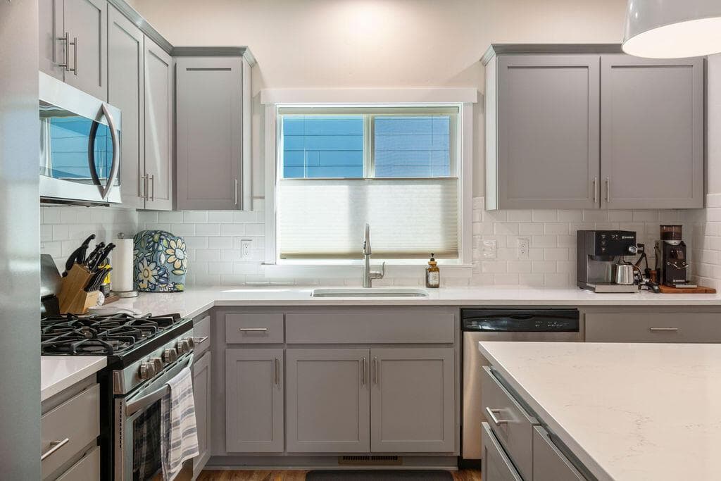 Photo of 516 SE Gleneden Place 18 of 54