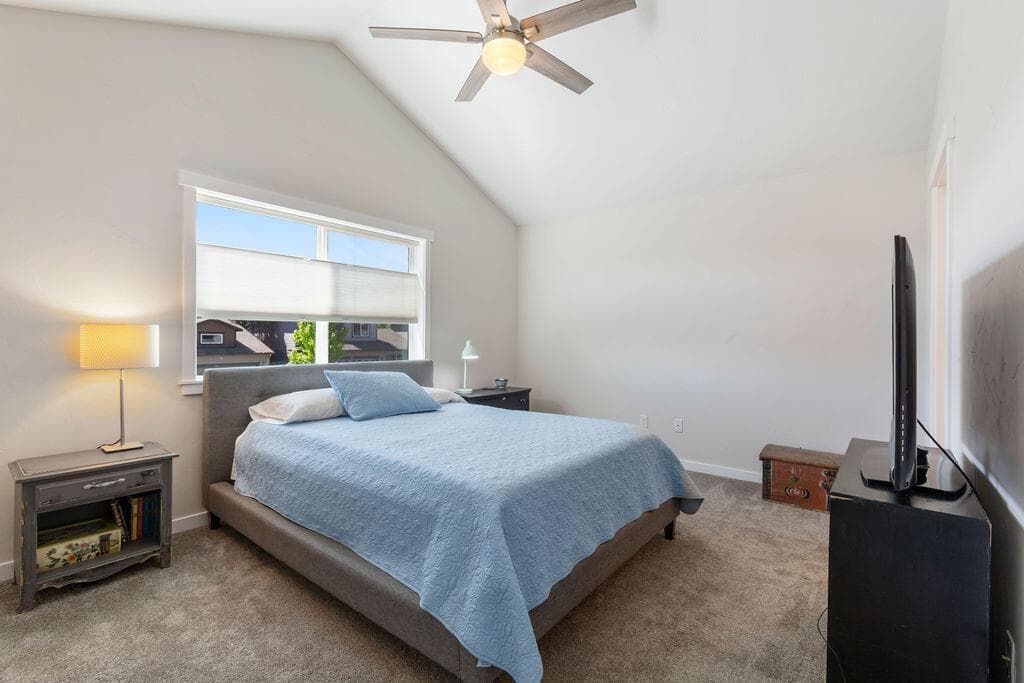 Photo of 516 SE Gleneden Place 38 of 54