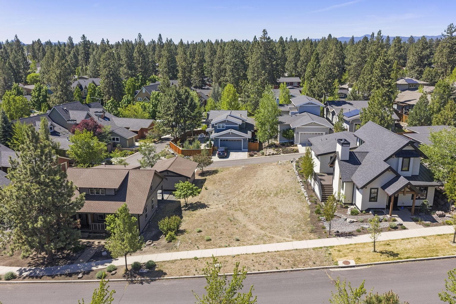 Photo of 2409 Dorion Way 1 of 9