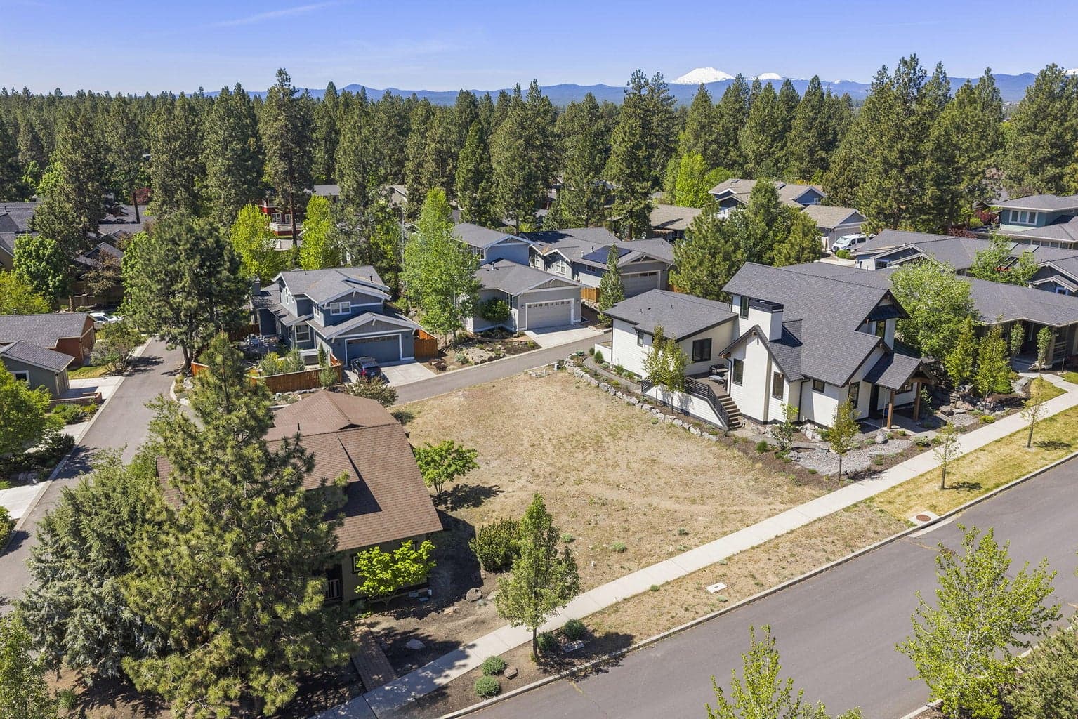 Photo of 2409 Dorion Way 5 of 9