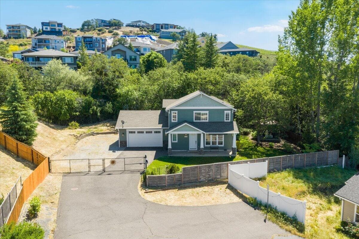 1618 Foothill