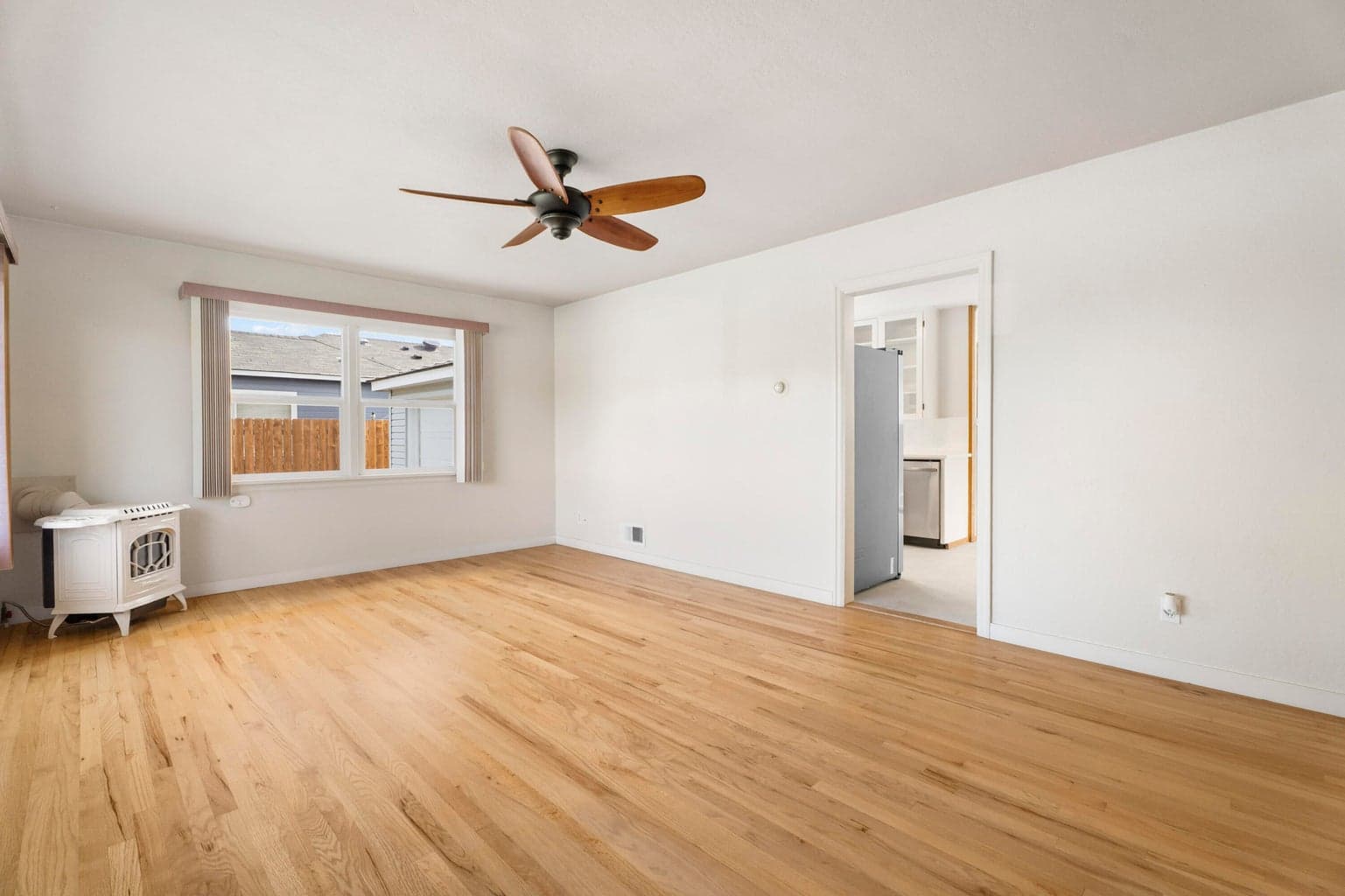 Photo of 946 SW 13th Street 9 of 48