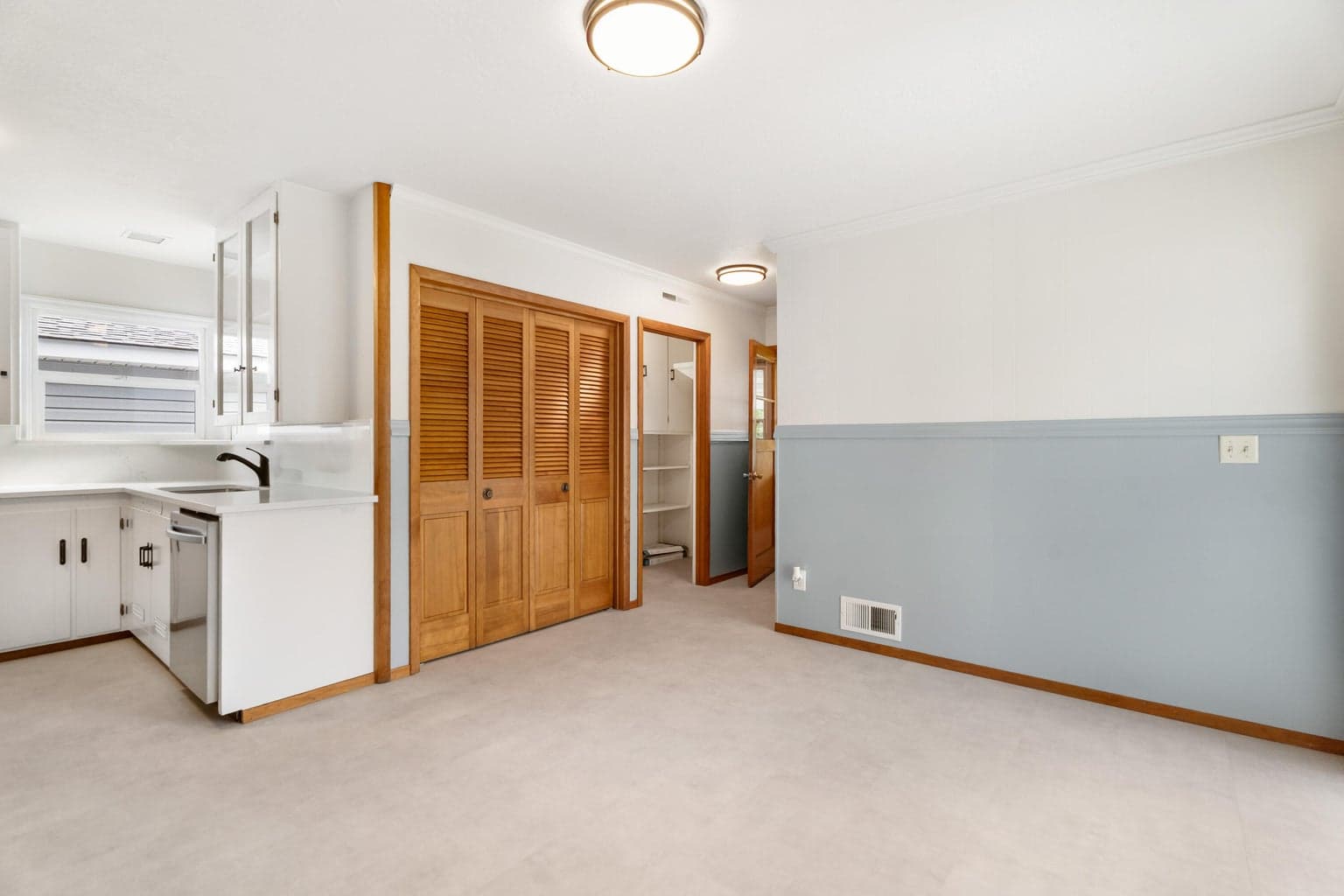 Photo of 946 SW 13th Street 18 of 48