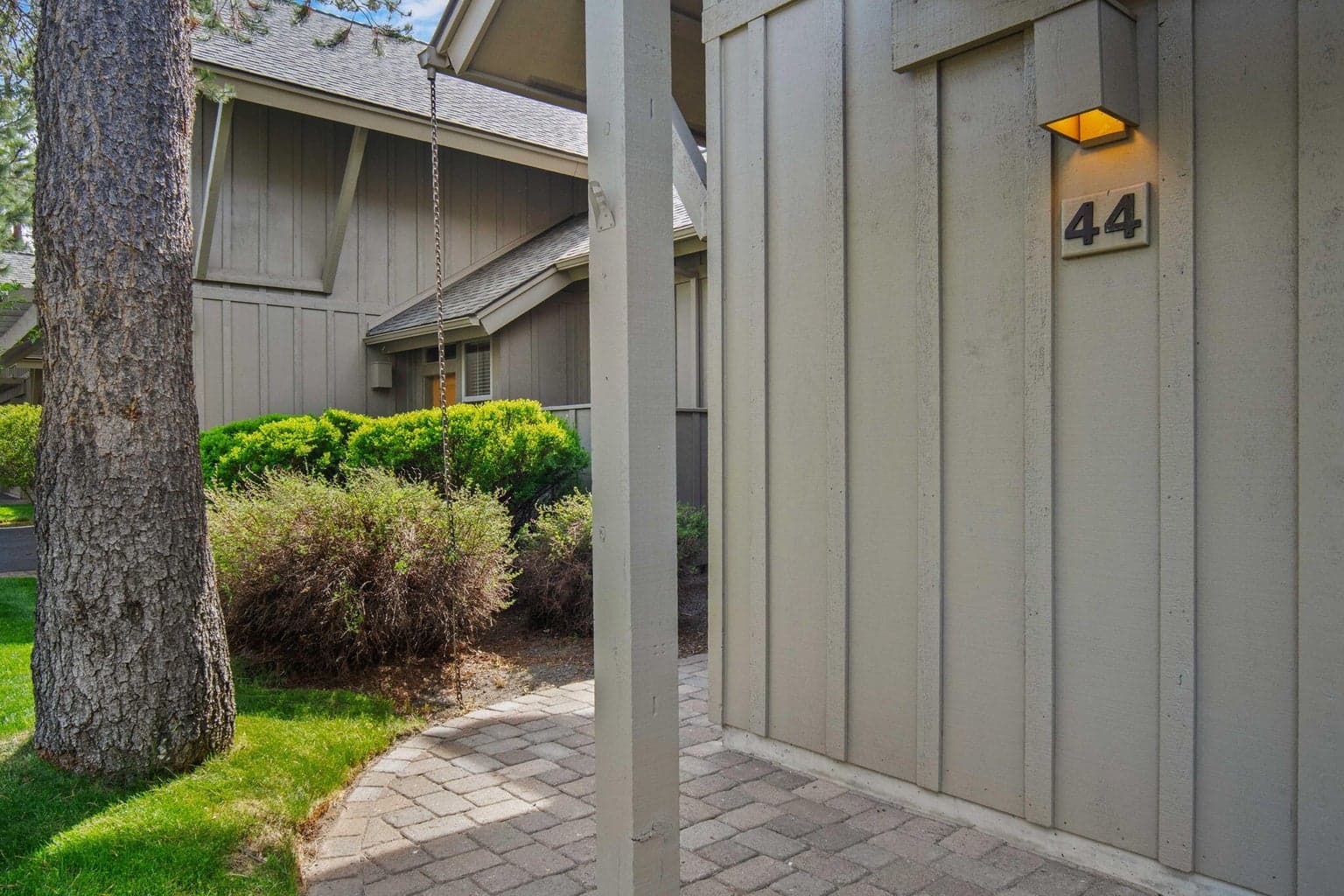Photo of 57129 Evergreen Loop 11 of 59