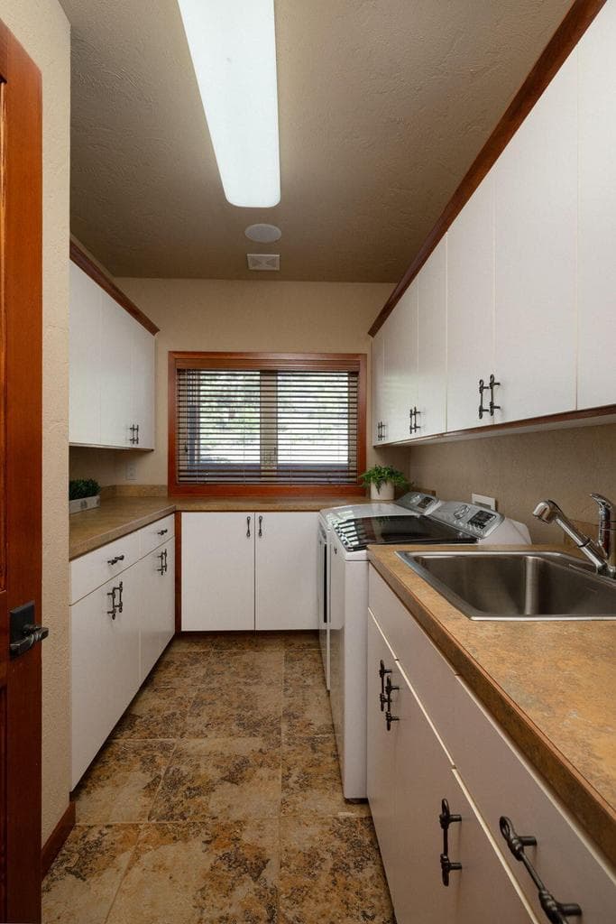 Photo of 2590 NW Foley Court 17 of 48