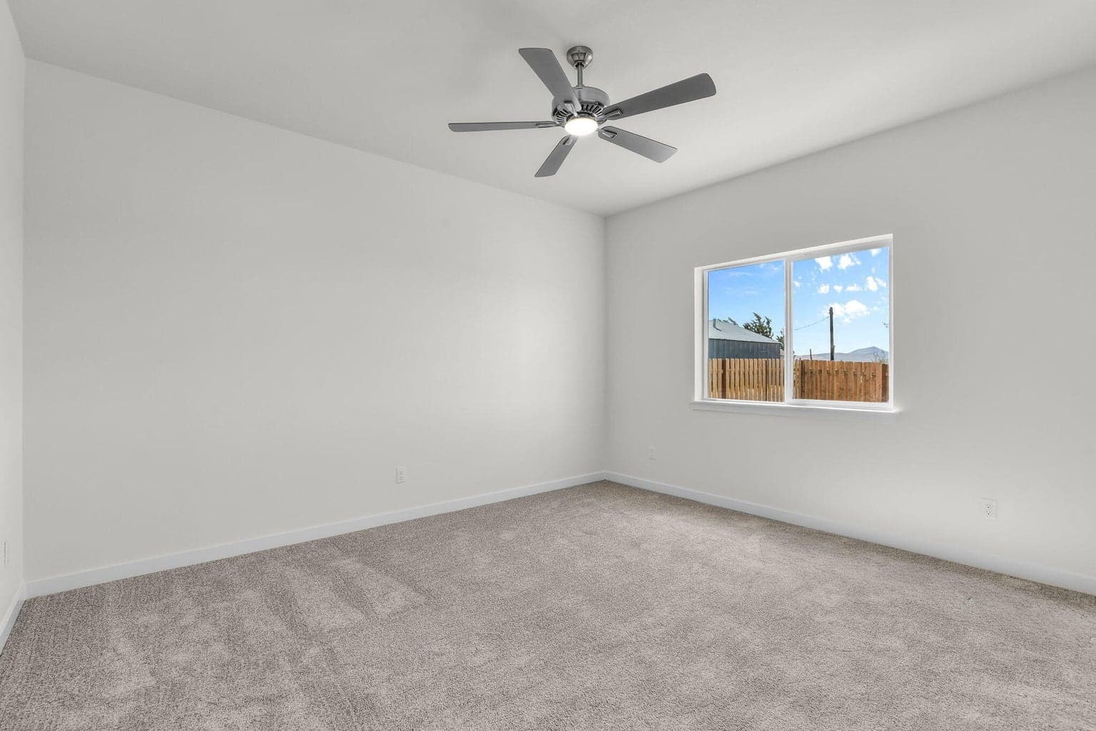 Photo of 512 SW 6th Street 13 of 26