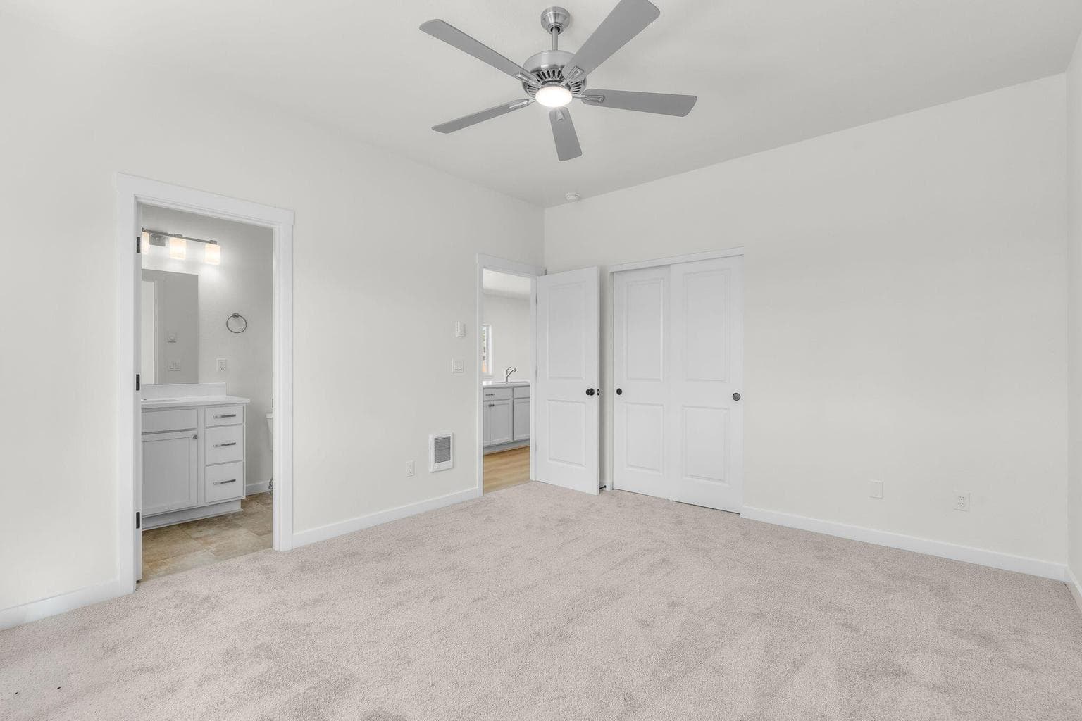 Photo of 512 SW 6th Street 12 of 26