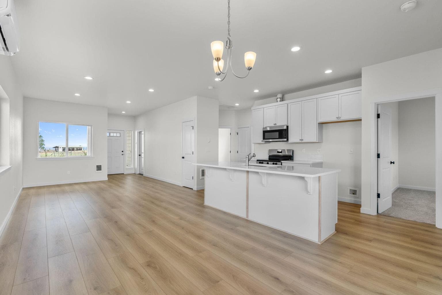 Photo of 512 SW 6th Street 8 of 26